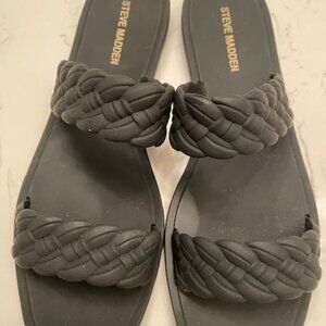 Steven Madden Women  Black Rubber Slip On Sandals SZ 9  – NWOT
